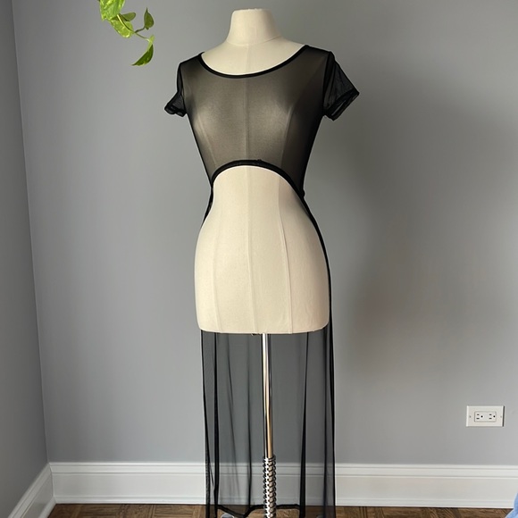 Source Unknown Tops - Unknown brand and size black mesh crop top with long back